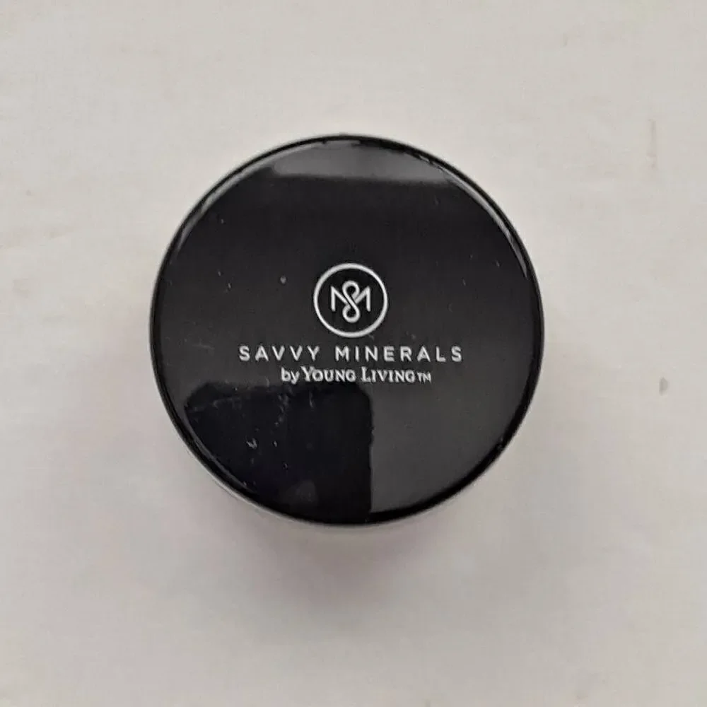 Savvy minerals eyeshadow by Young living Nwot